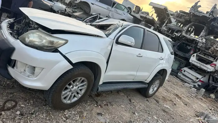 تشليح قطع غيار. فورش نر. هايلوكس ايسوزو انوفاء 16