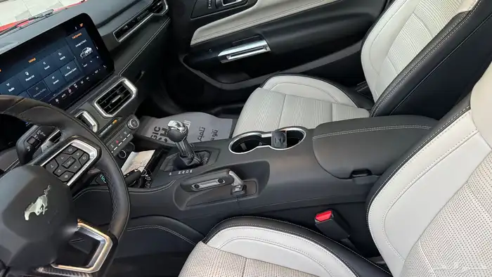 للبيع فورد موستينج بيرفورمانس بكج 2024 بحالة الوكاله 49