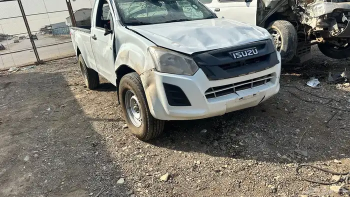 تشليح قطع غيار. فورش نر. هايلوكس ايسوزو انوفاء 11