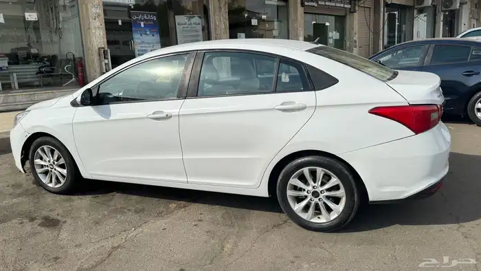 للبيع سياره شيري اريزو 5 2023 3