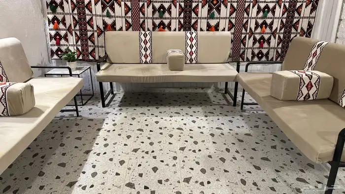 3 كراسي حديد جديدة مع جلسة تفصيل نظيف وجديدة 0