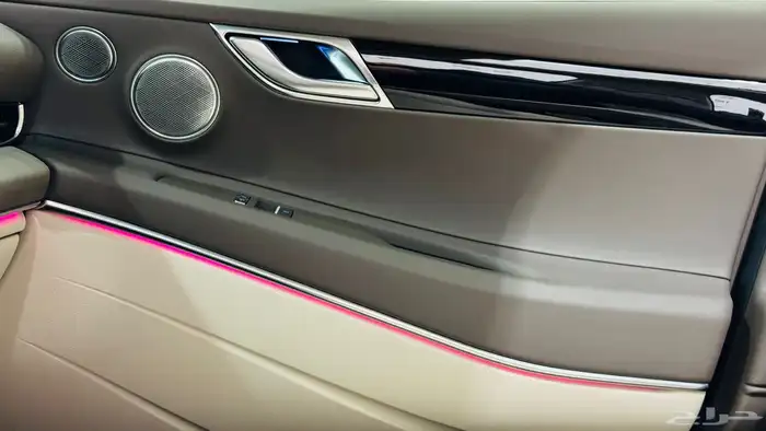 جينسيس GV80 17