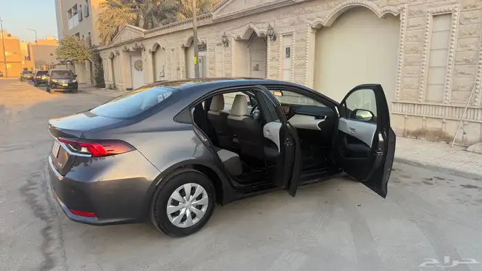 تويوتا كورولا XLI 2.0 2024 للتنازل بدون مقابل 1