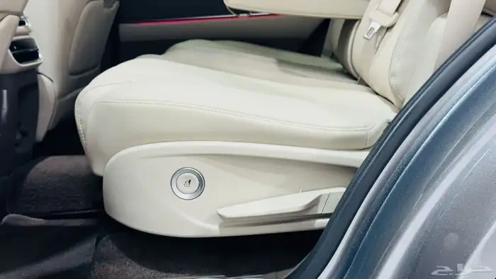 جينسيس GV80 13