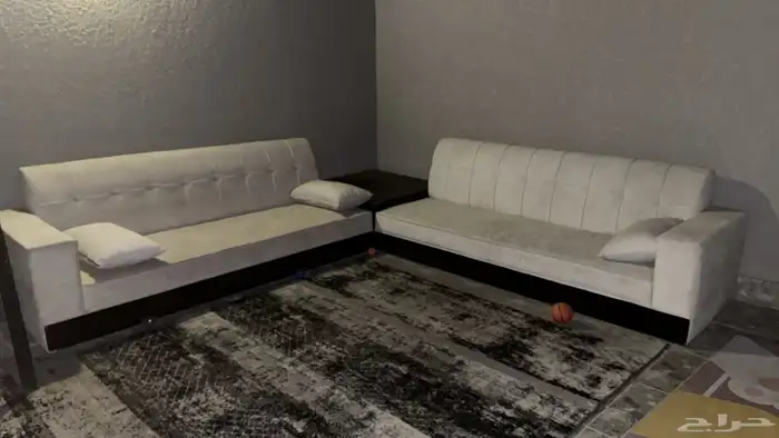 كنب ارضي جميل اللون   طاولة هديه   سجادة 2