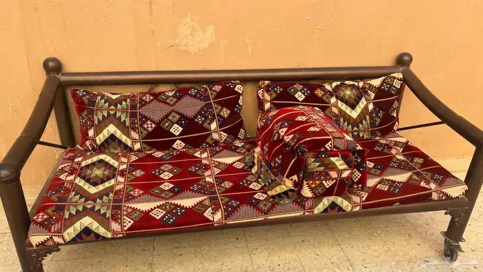 مساند كراسي كويتيه للبيع نضيفات حد 200 0