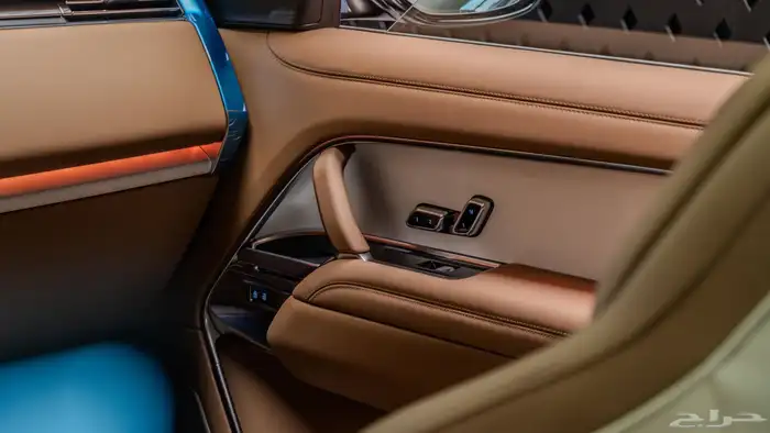 عروض المارد رنج روفر اس في 2025 SWB بسعر مميز 11