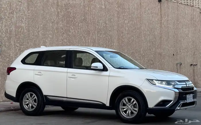 مستبيشي اوتلاندر 2020 5