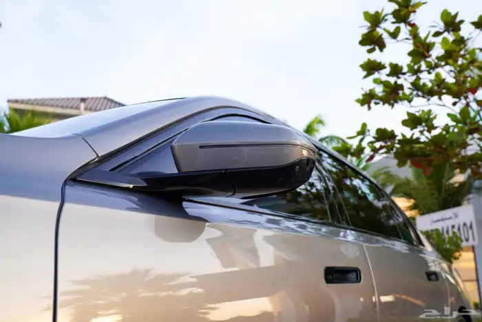 BMW 740i 2023 M Sport 8