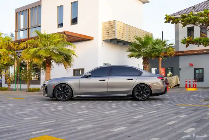 BMW 740i 2023 M Sport 21