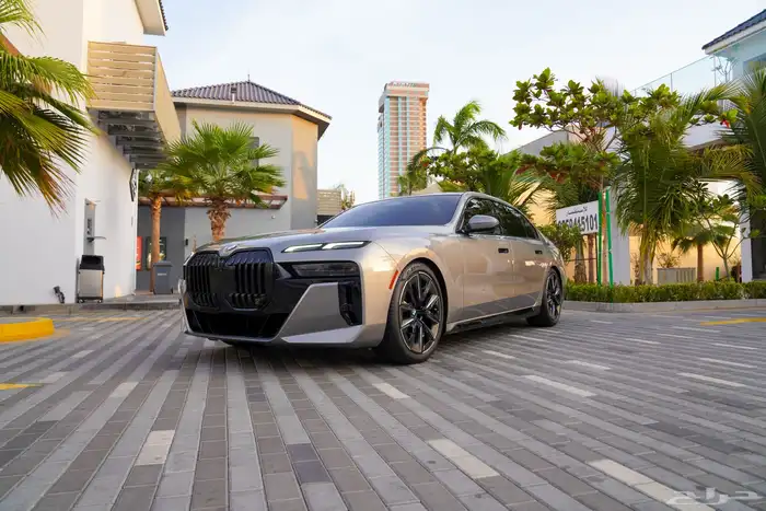 BMW 740i 2023 M Sport 1