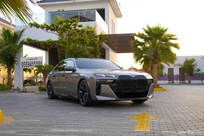 BMW 740i 2023 M Sport 3