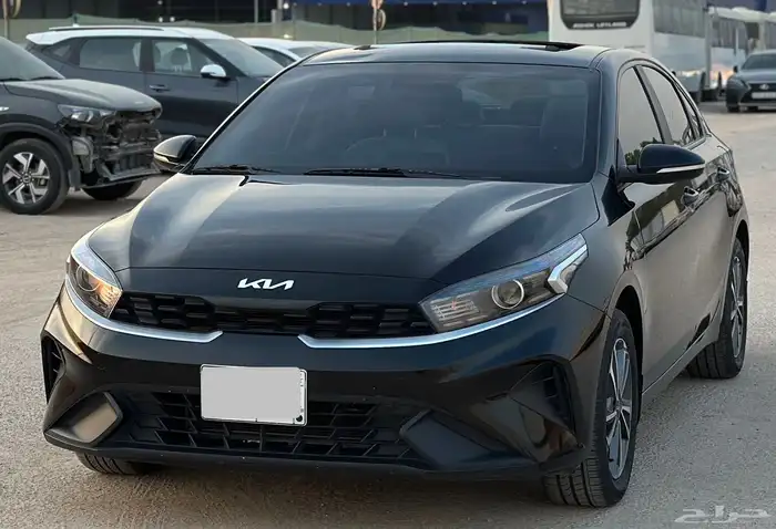 كيا سيراتو فتحه سقف 2022 بنزين 3