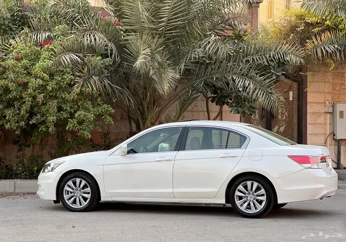 هوندا أكورد 2012 مخزن ممشى قليل مستخدم أول وكالة 17