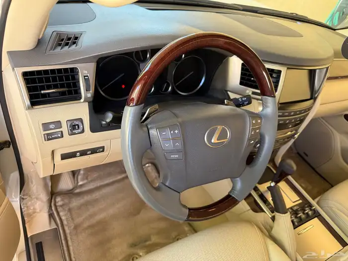 لكزس المديل 2014 مخزن الدفعة الأولى سعودي عبداللطيف جميل 29