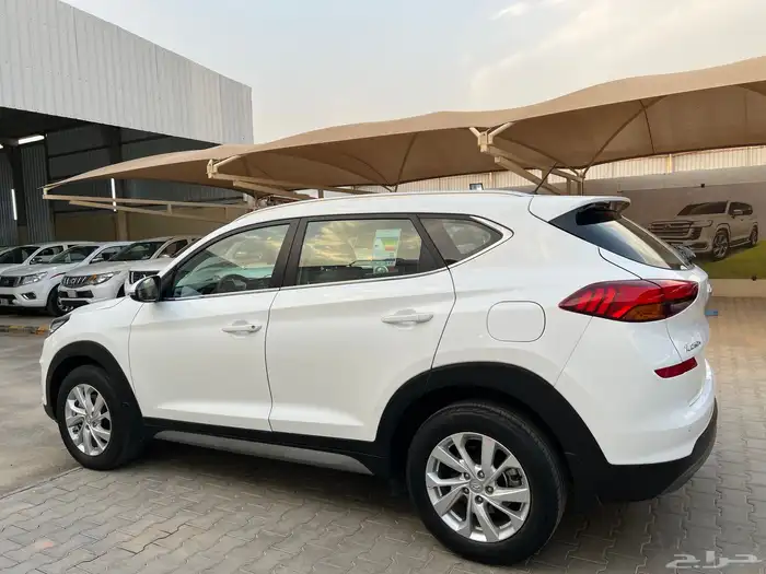 توسان 2021 بنزين دبل نظيف جدا لدى قمة الاطلال 21