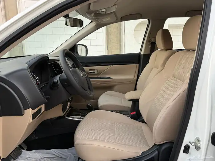 ميتسوبيشي اوتلاندر 2020 -7مقاعد 13