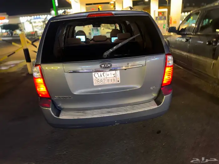 كيا كارنفال 2009 نظيفه 17