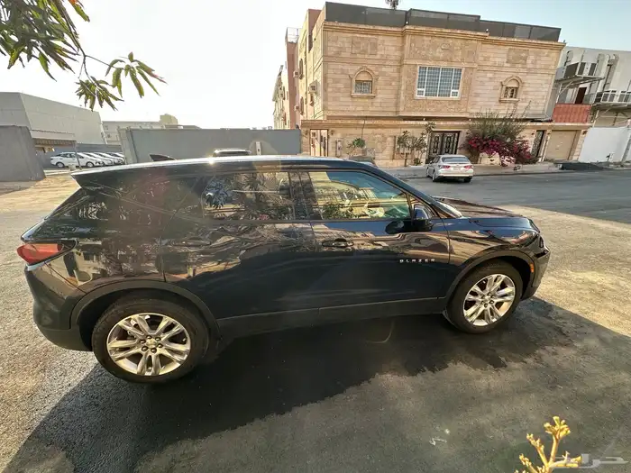 بليزر 2020 دبل 6 سلندر ويعمل 4 سلندر ملبس جلد من الداخل من 2