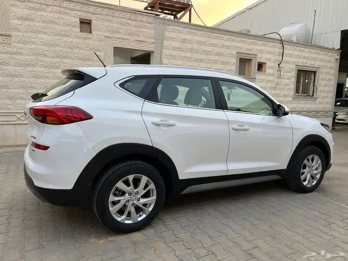 توسان 2021 بنزين دبل نظيف جدا لدى قمة الاطلال 13