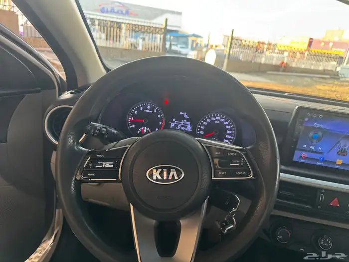 كيا سيراتو 10