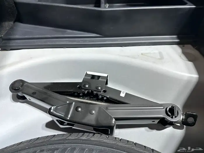 تويوتا كورولا 2013 أوتوماتيك ( مخزنه ) 60