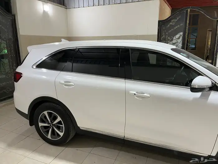 كيا سورنتو 9