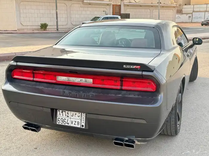 للبيع  دودج تشالنجر SRT   موديل 2013 4