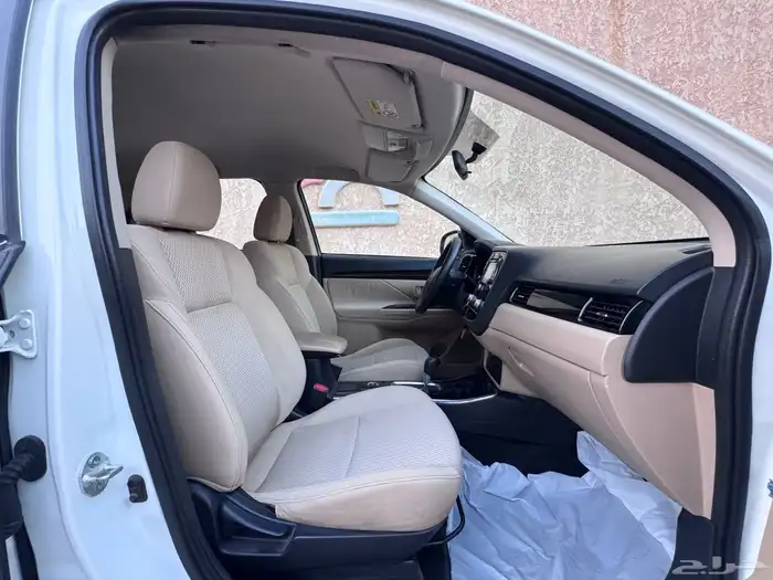 مستبيشي اوتلاندر 2020 14