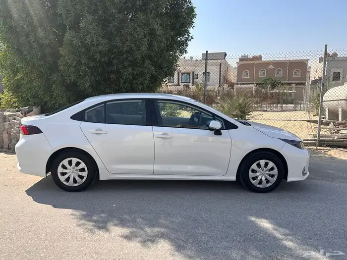 تويوتا كورولا 2021 XLI نضيف مكينة 1500cc 17