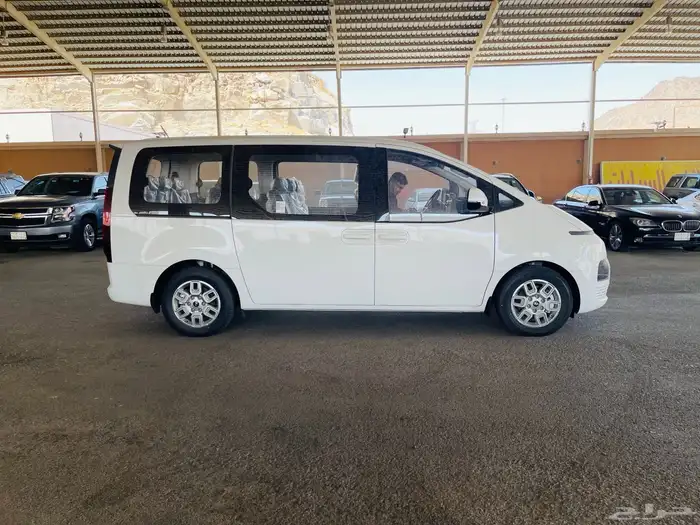 هونداي استاريا - 11 راكب - 2025 - ديزل 14