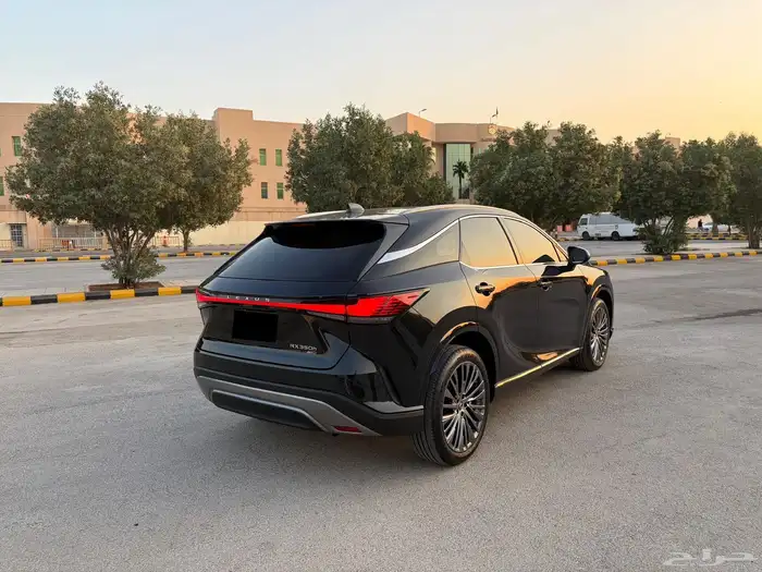 لكزس RX 350h موديل 2024 7