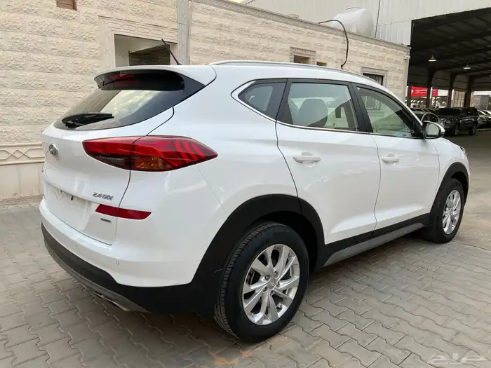 توسان 2021 بنزين دبل نظيف جدا لدى قمة الاطلال 11