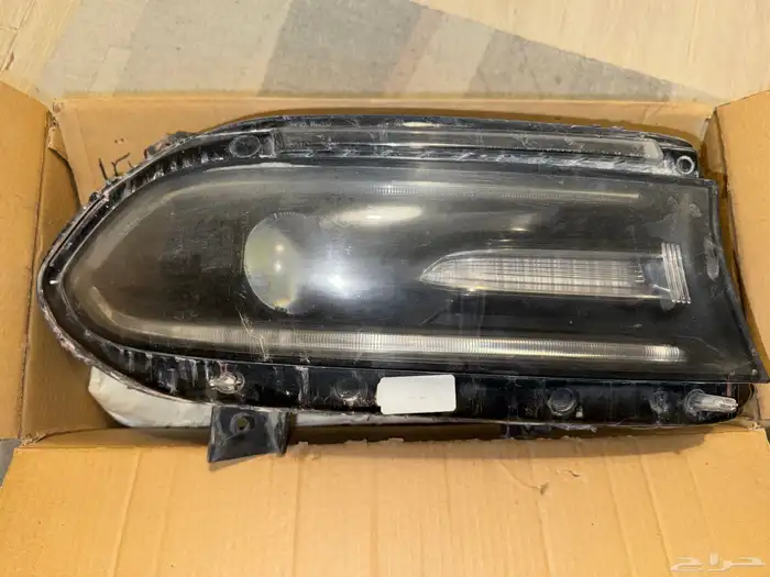 للبيع شمعات دوج تشارجر اصلي حقة وكالتها مستخدمه 1