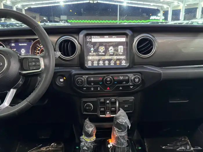 جيب رانجلر صحارى موديل 2023 ( بحالة ممتازة ) 22