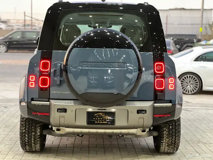 لاند روفر ديفندر SE دائمك X موديل 2025 8