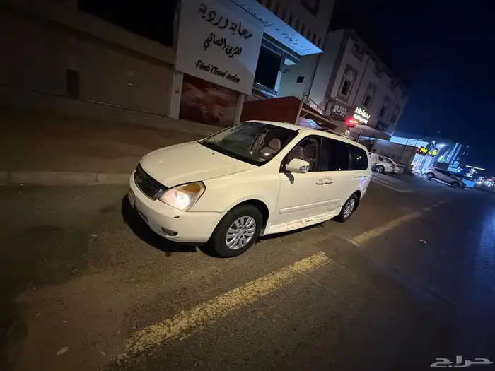 كيا كرنفال 7 راكب مجدد مفحوص 2015 للبيع 17