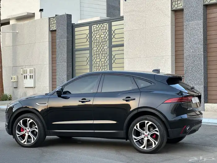 جيب جاكوار E PACE 2020 شبه جديد 10