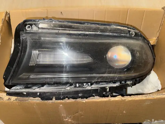 للبيع شمعات دوج تشارجر اصلي حقة وكالتها مستخدمه 0