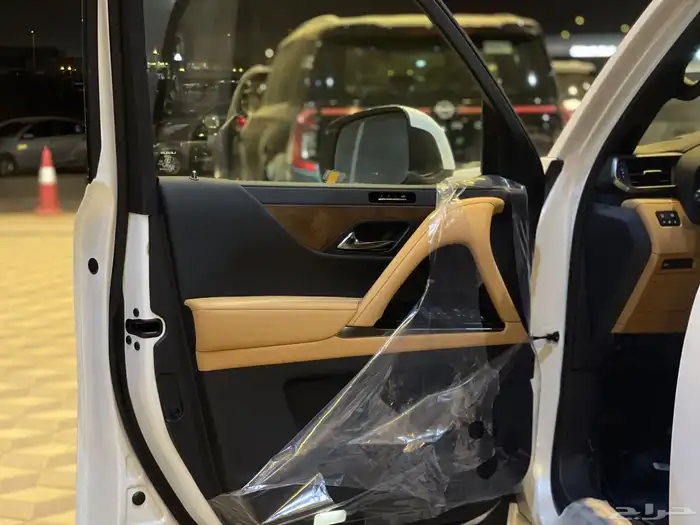 لكزس بي بي 2025 وارد سعودي 14