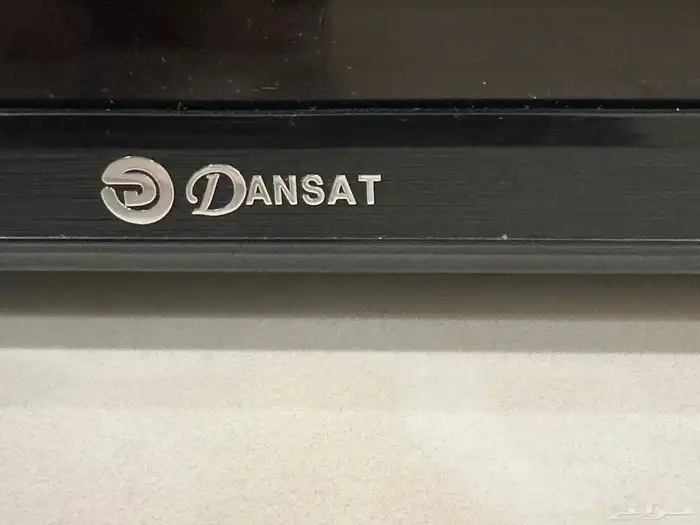 مايكرويف LG وشاشة دانسات 39 بوصة وبرادة وسرير للبيع 3