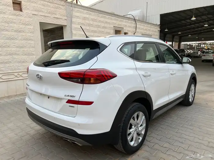 توسان 2021 بنزين دبل نظيف جدا لدى قمة الاطلال 10