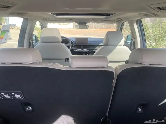 هوندا سي ار في 2025 12