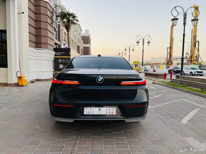 BMW 735Li 2023 ناغي تحت الضمان 12