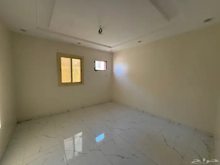 شقة خمس غرف بحوش ومدخل خاص للإيجار الحمدانية ( الفلاح ) 2