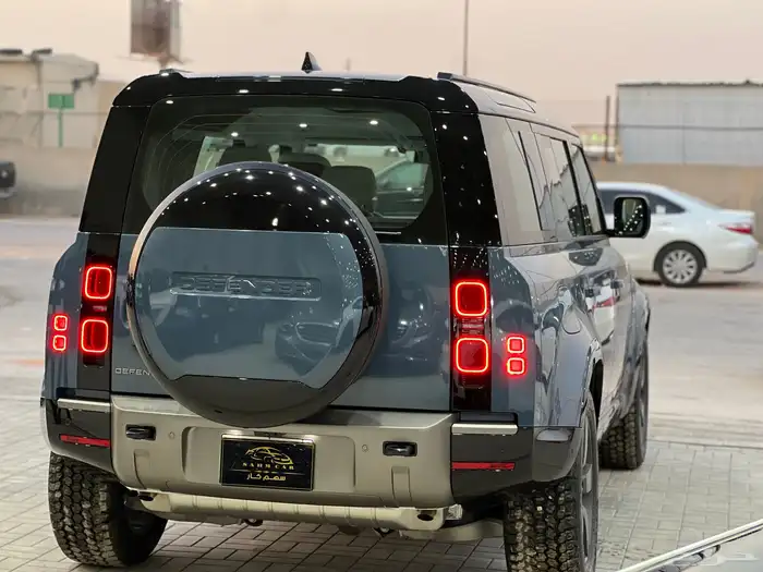 لاند روفر ديفندر SE دائمك X موديل 2025 7