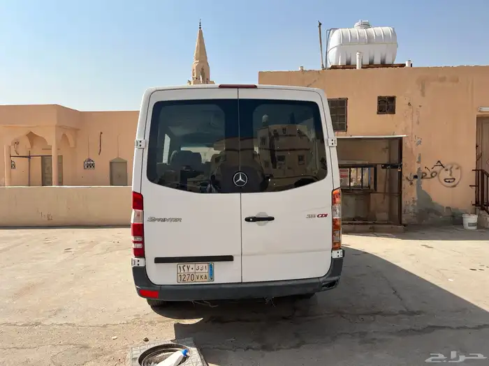 للبيع باص مرسيدس2011 0