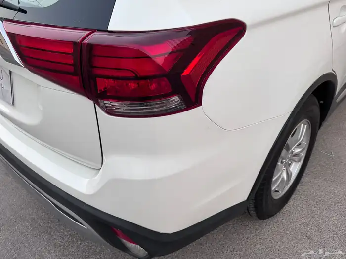 مستبيشي اوتلاندر 2020 28