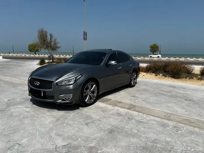 للبيع انفنيتي Q70s موديل 2016 بحالة ممتازة. 1