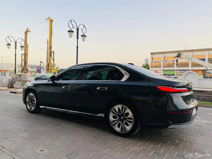 BMW 735Li 2023 ناغي تحت الضمان 11